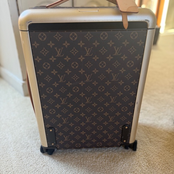 Louis Vuitton luggage - Picture 1 of 1